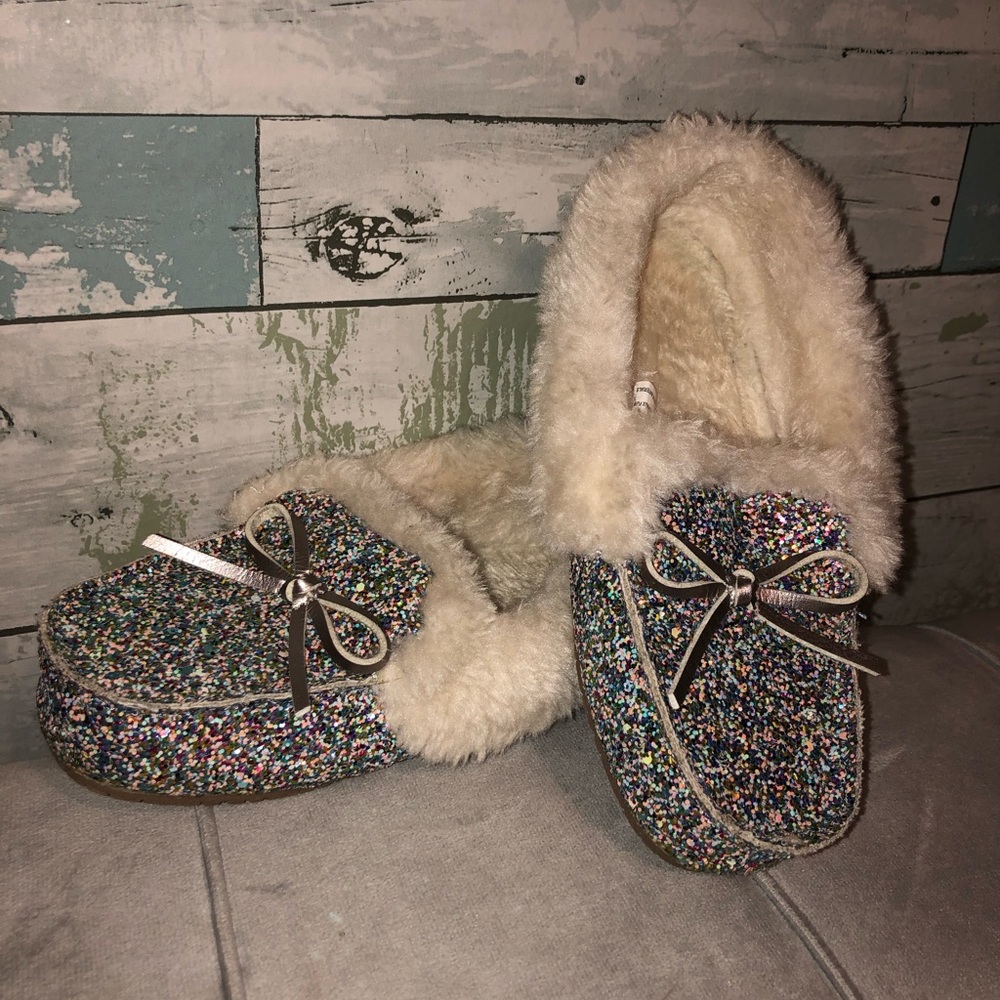 Girl’s slippers